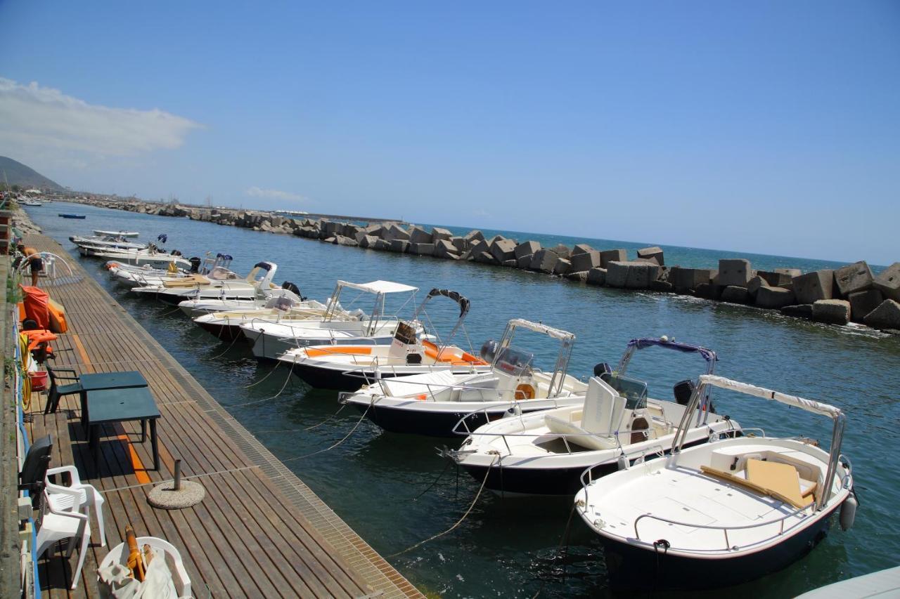Salerno Mare e Luci Deluxe Apartment Exterior foto