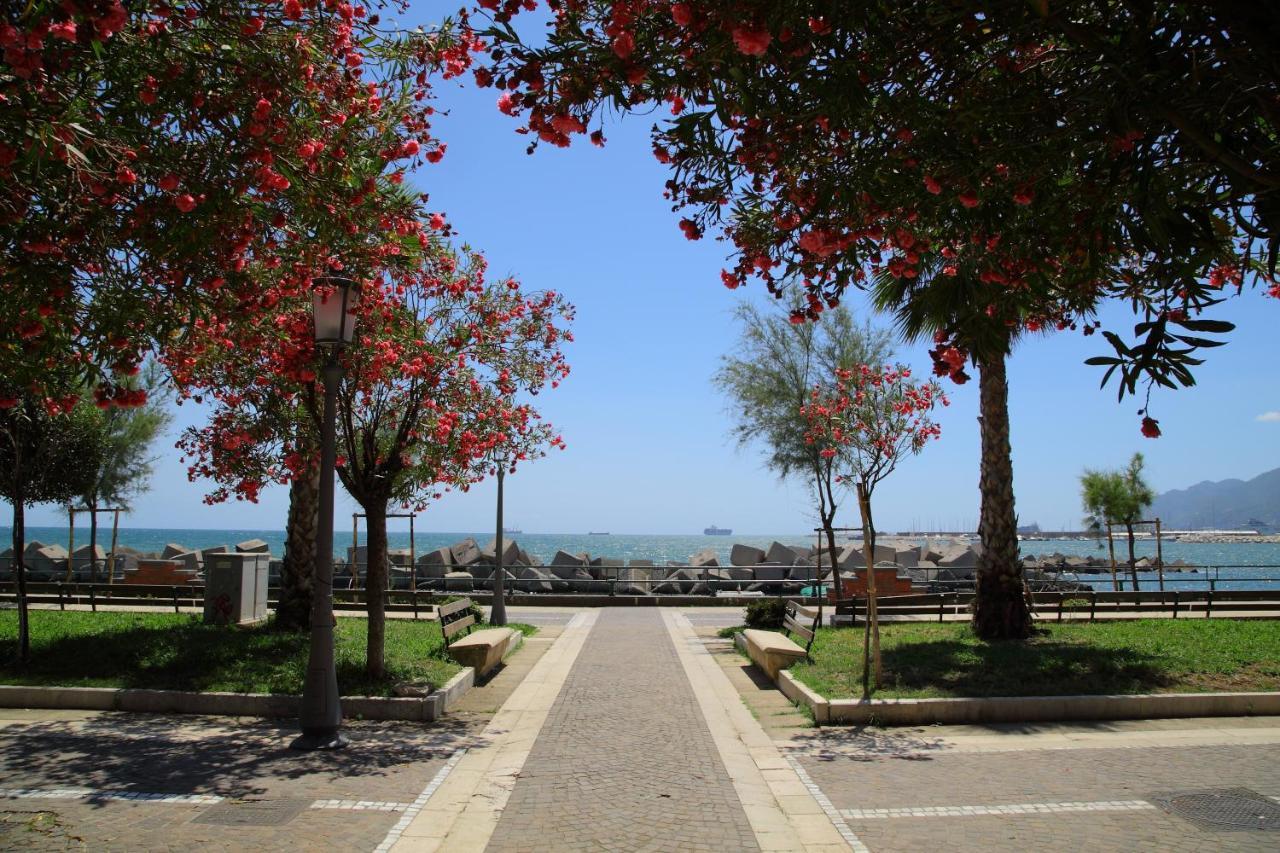 Salerno Mare e Luci Deluxe Apartment Exterior foto