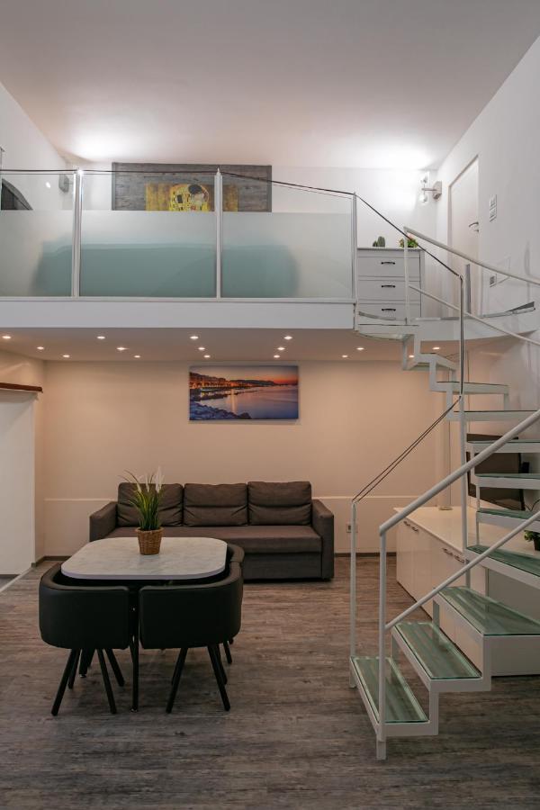 Salerno Mare e Luci Deluxe Apartment Exterior foto