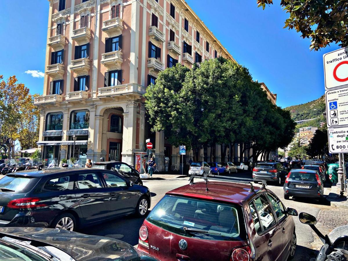 Salerno Mare e Luci Deluxe Apartment Exterior foto