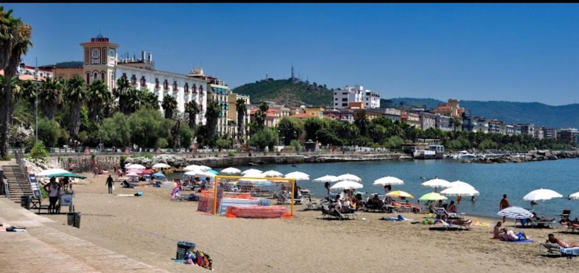 Salerno Mare e Luci Deluxe Apartment Exterior foto