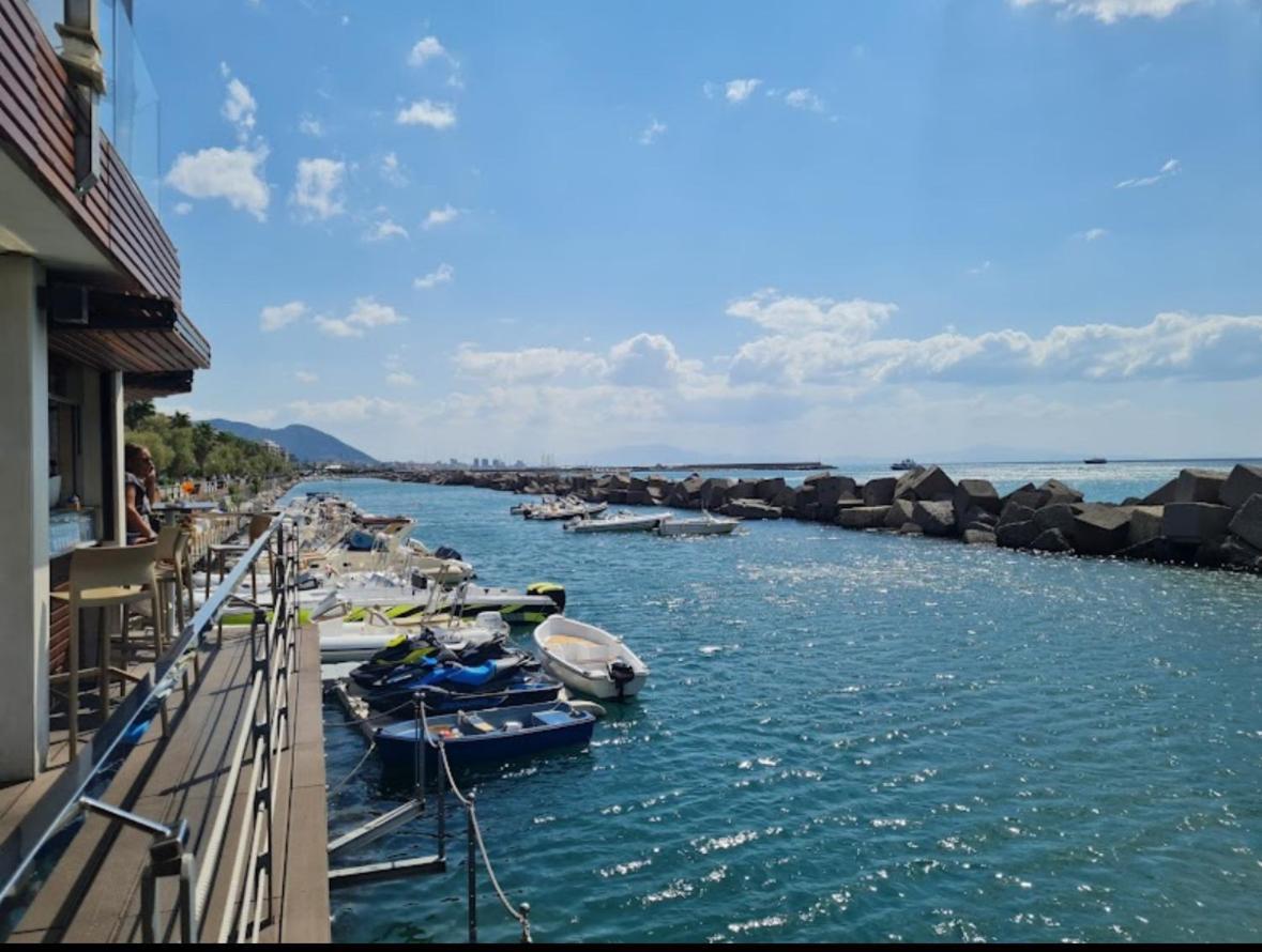 Salerno Mare e Luci Deluxe Apartment Exterior foto